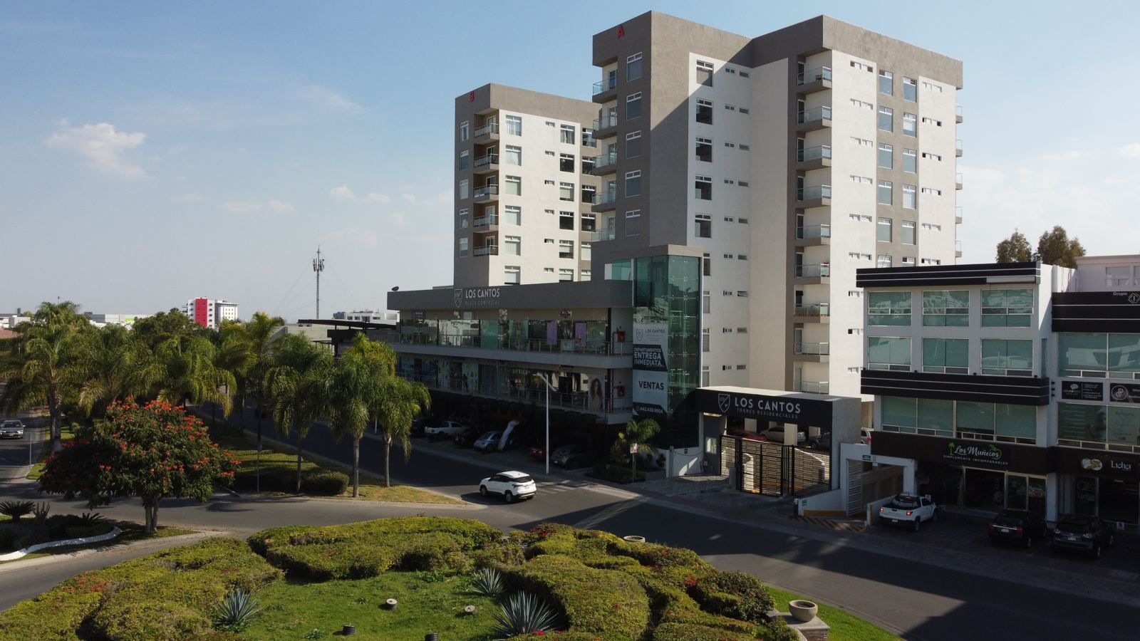 Vista aérea de torres residenciales en Querétaro